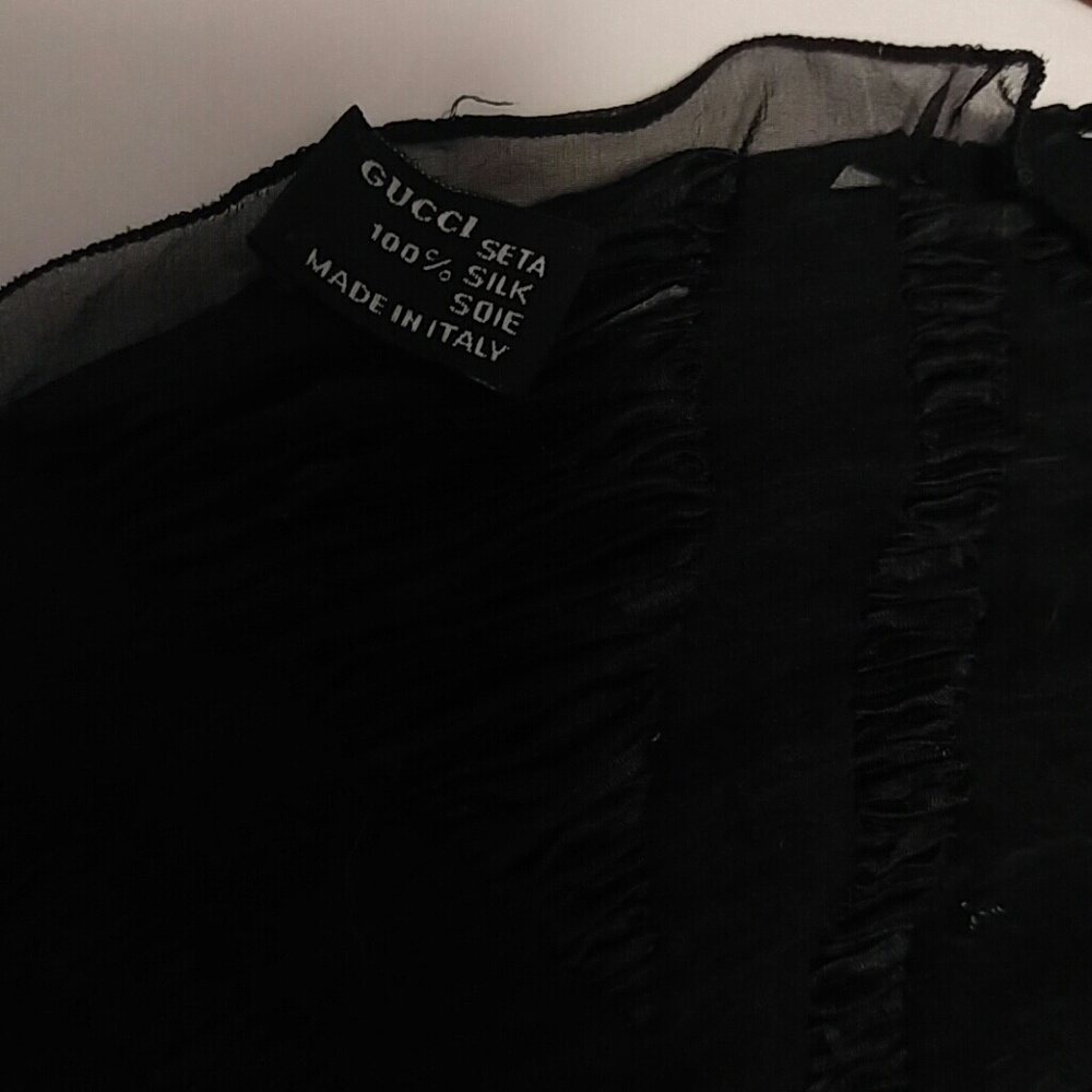 GUCCI Silk Scarf -Authentic GUCCI - Picture 3 of 4