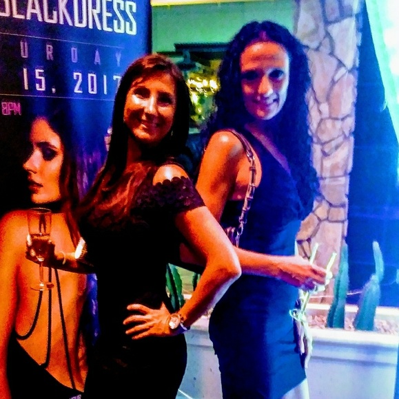 Meet your Posher, Debi - Picture 5 of 5