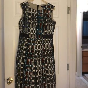 Sleeveless print dress