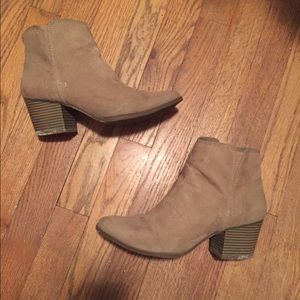 Apt. 9 ankle boots