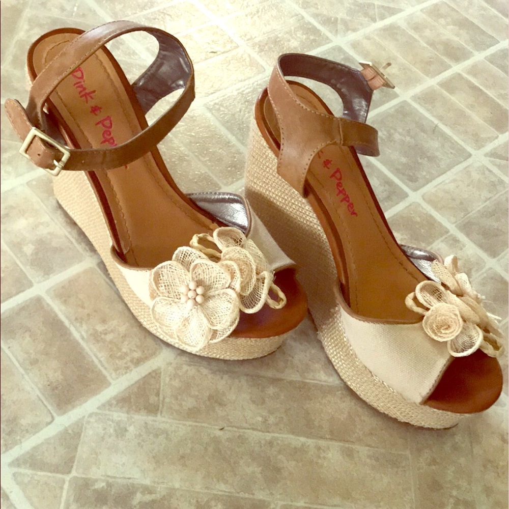 Pink & Pepper wedge shoes