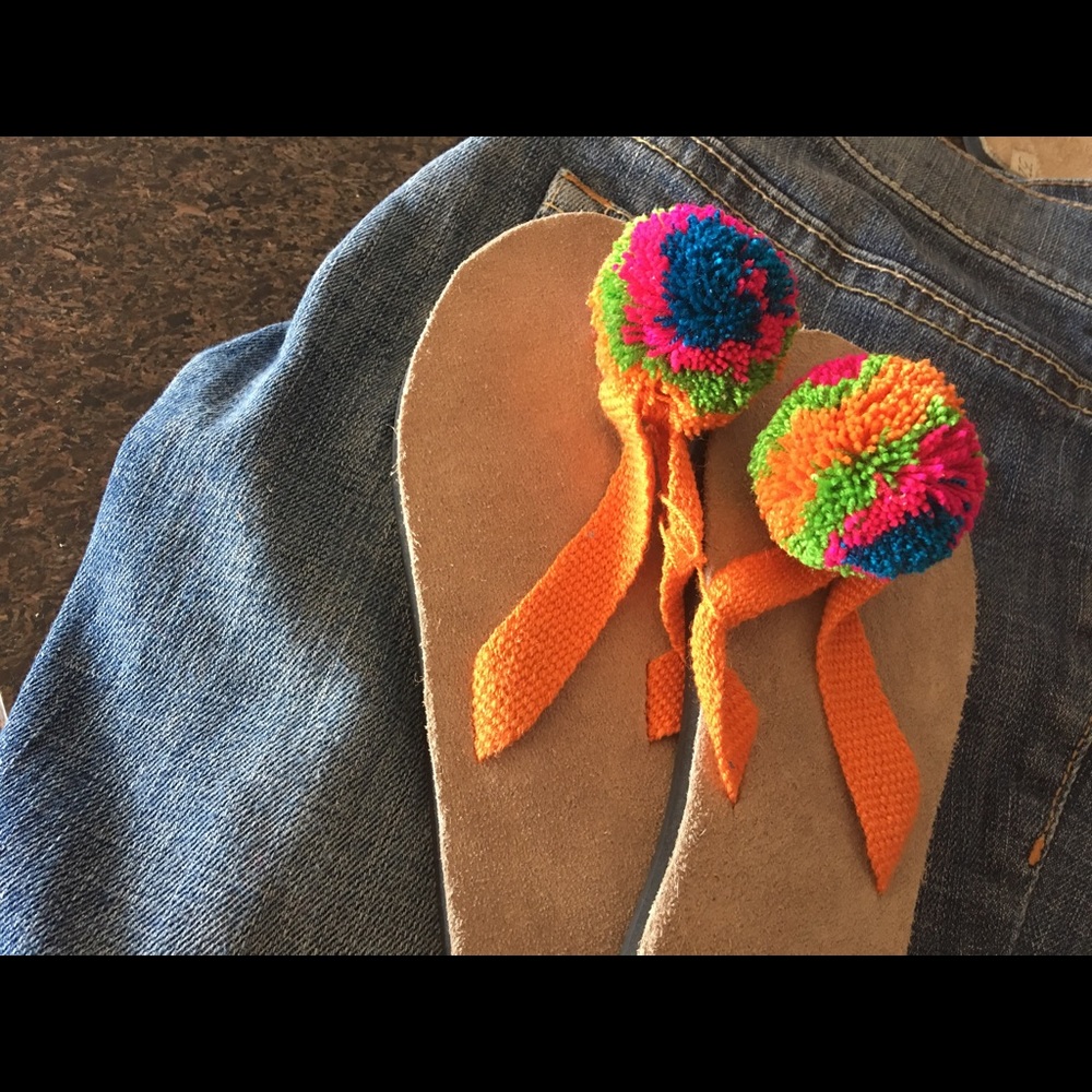Pom-Pom sandals size 32euro