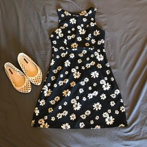 Vintage Daisy Dress: size: 4/6