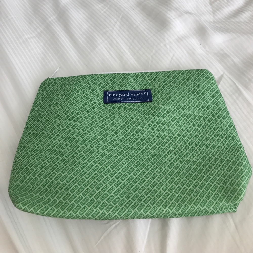 Adorable Vineyard Vines Custom Cosmetic Case NWOT