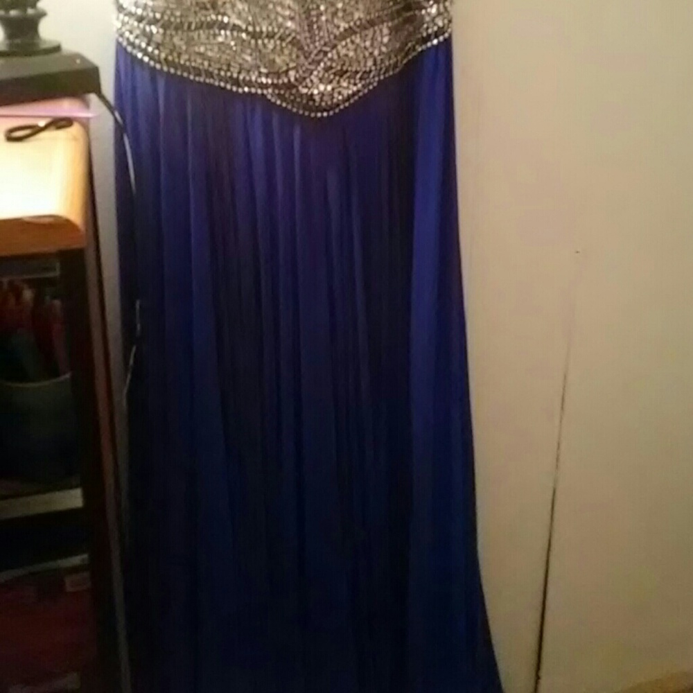 Prom dress - Picture 4 of 4