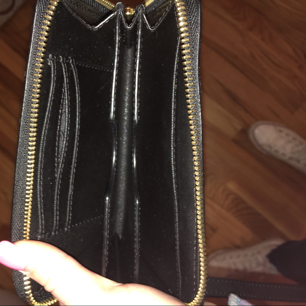 Wallet - Picture 2 of 3