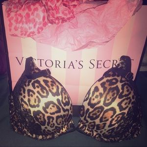 VS Bombshell push-up