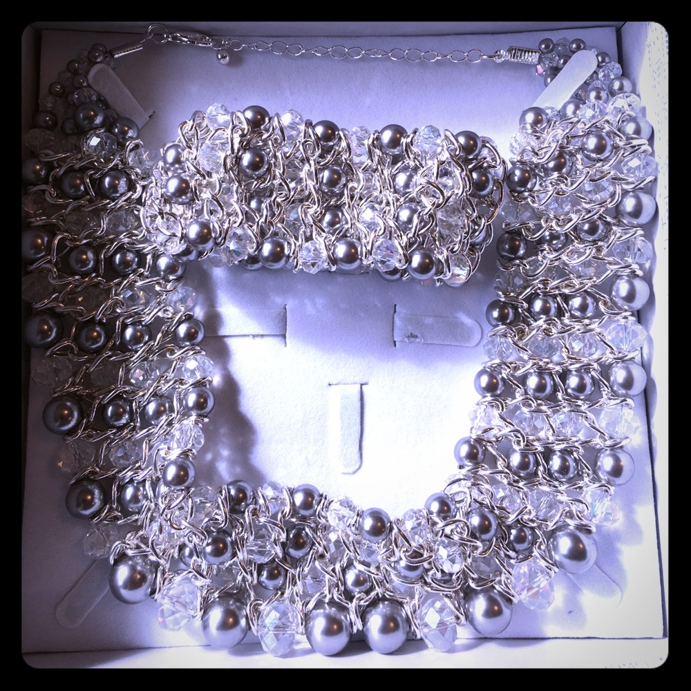 crystal necklace w/bracelet