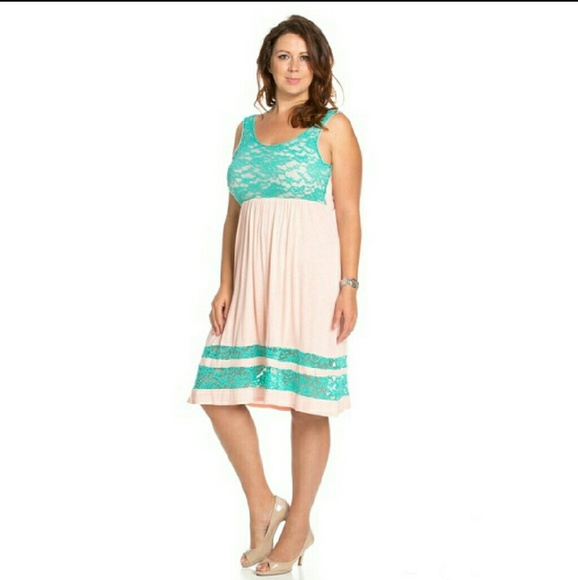 PLUS - SIZE LAYERED DRESS - Picture 3 of 3