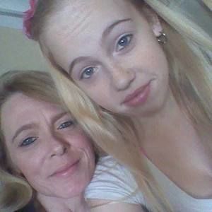 Meet your Posher, Regina