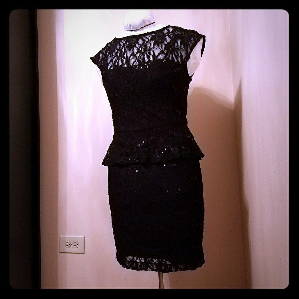 Size 4 Women's Lace + sequence dress