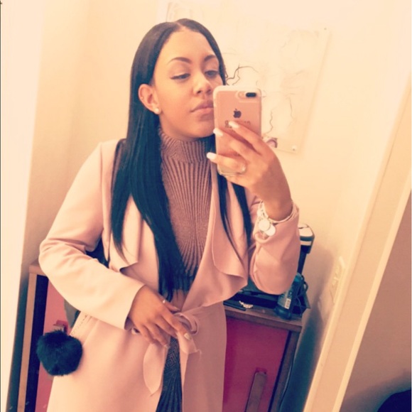 Meet your Posher: La Che - Picture 3 of 3