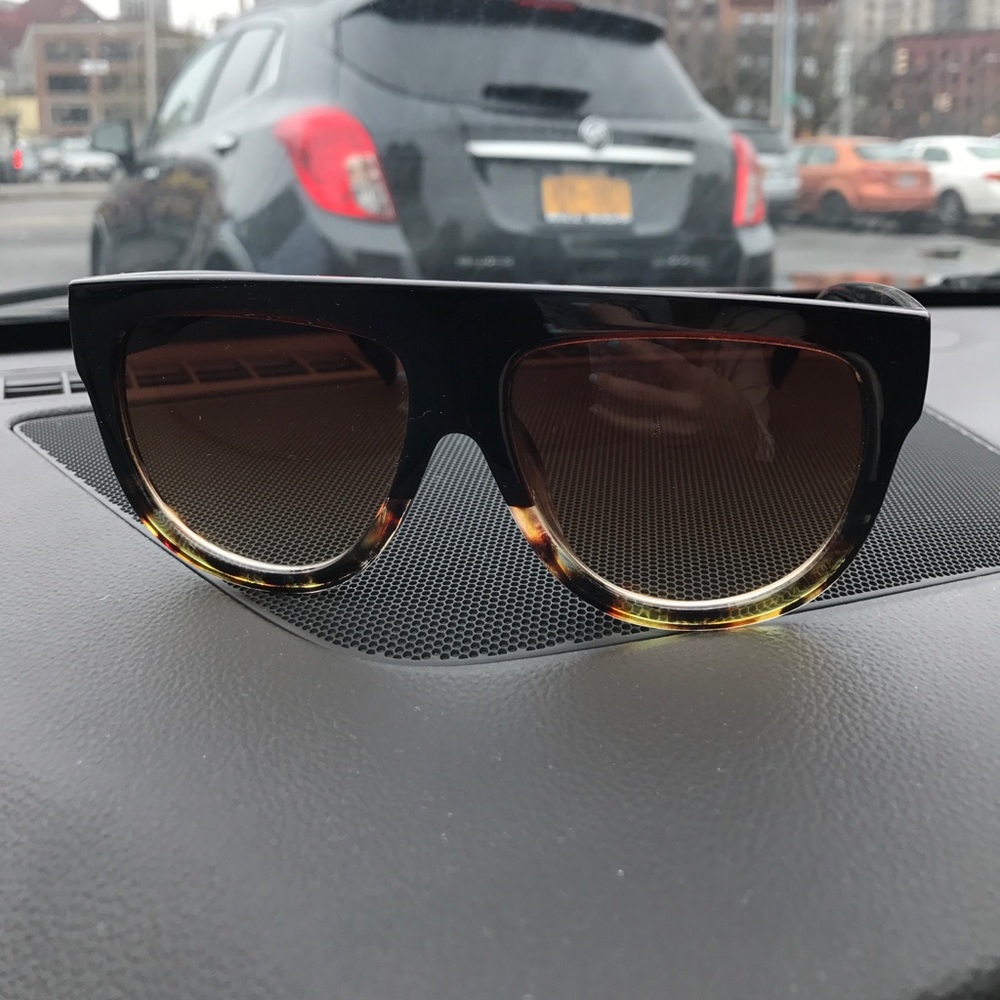 Flat top sun glasses