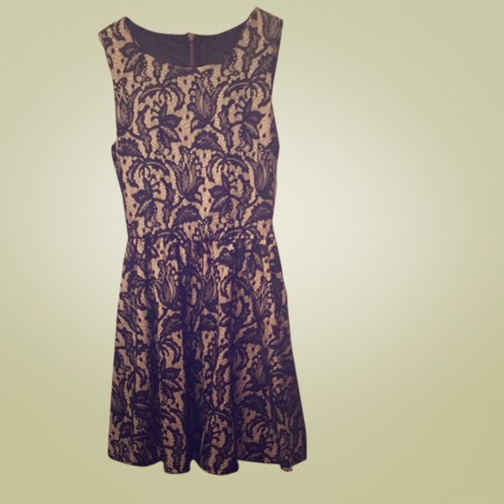 H&M black and blush sleeveless lace dress