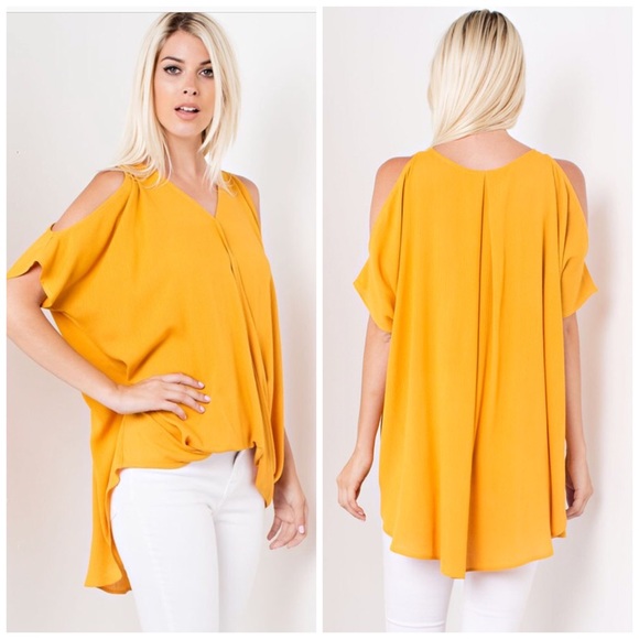 😍Gorgeous 😍Mustard Top😍 - Picture 2 of 3