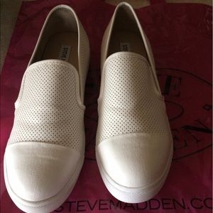 Steve Madden Emitt Slip Ons