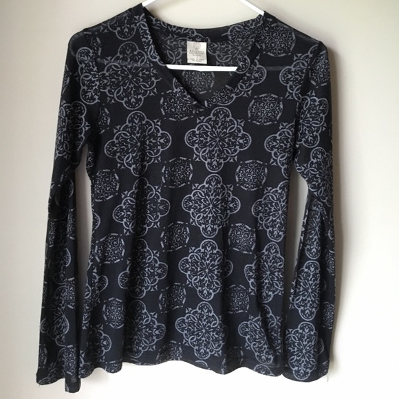 Small sheer blouse - Picture 1 of 3