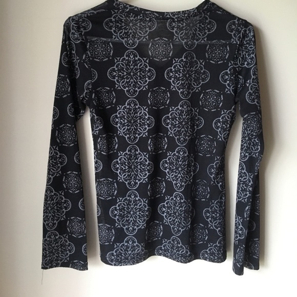 Small sheer blouse - Picture 3 of 3