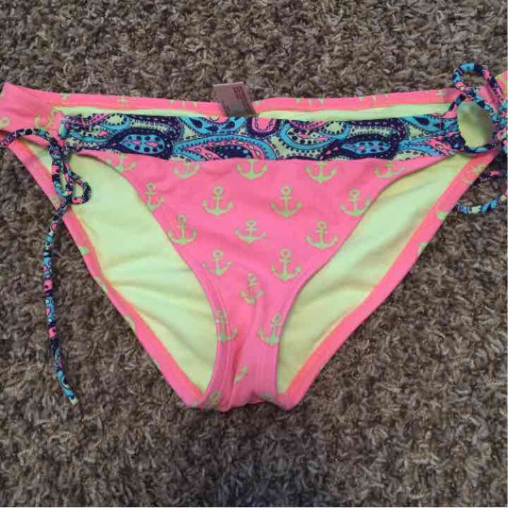 Bikini bottoms