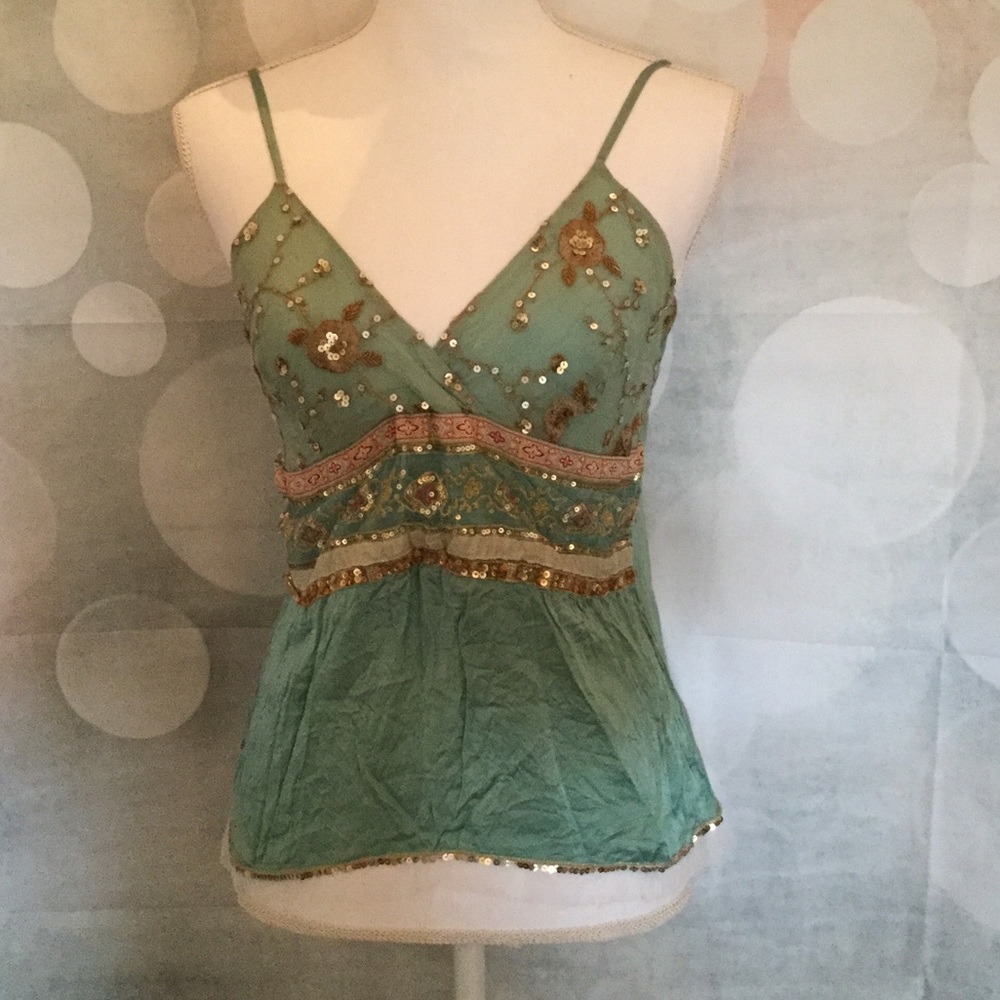 !! Beautiful pale green sequined top