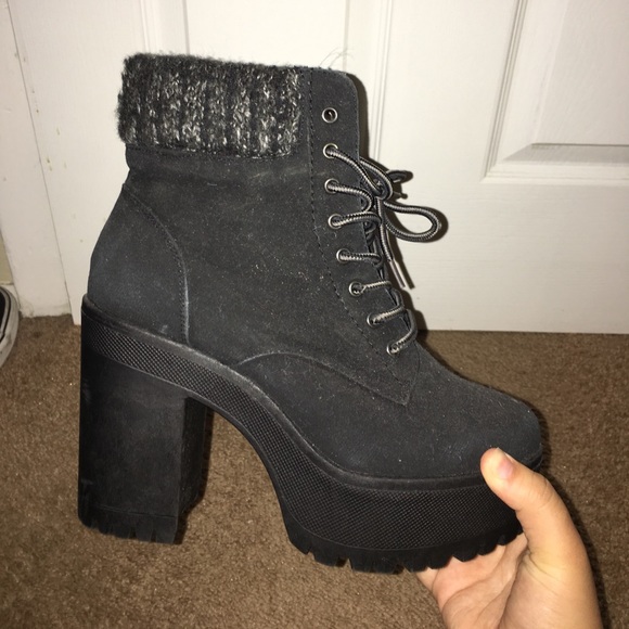 Heels - Picture 2 of 2