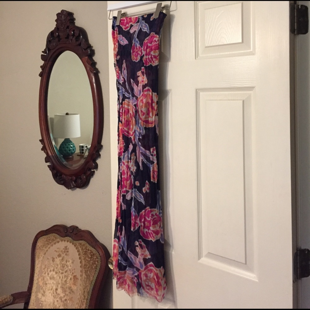 Castaway Scarf in Pom Poms Prints