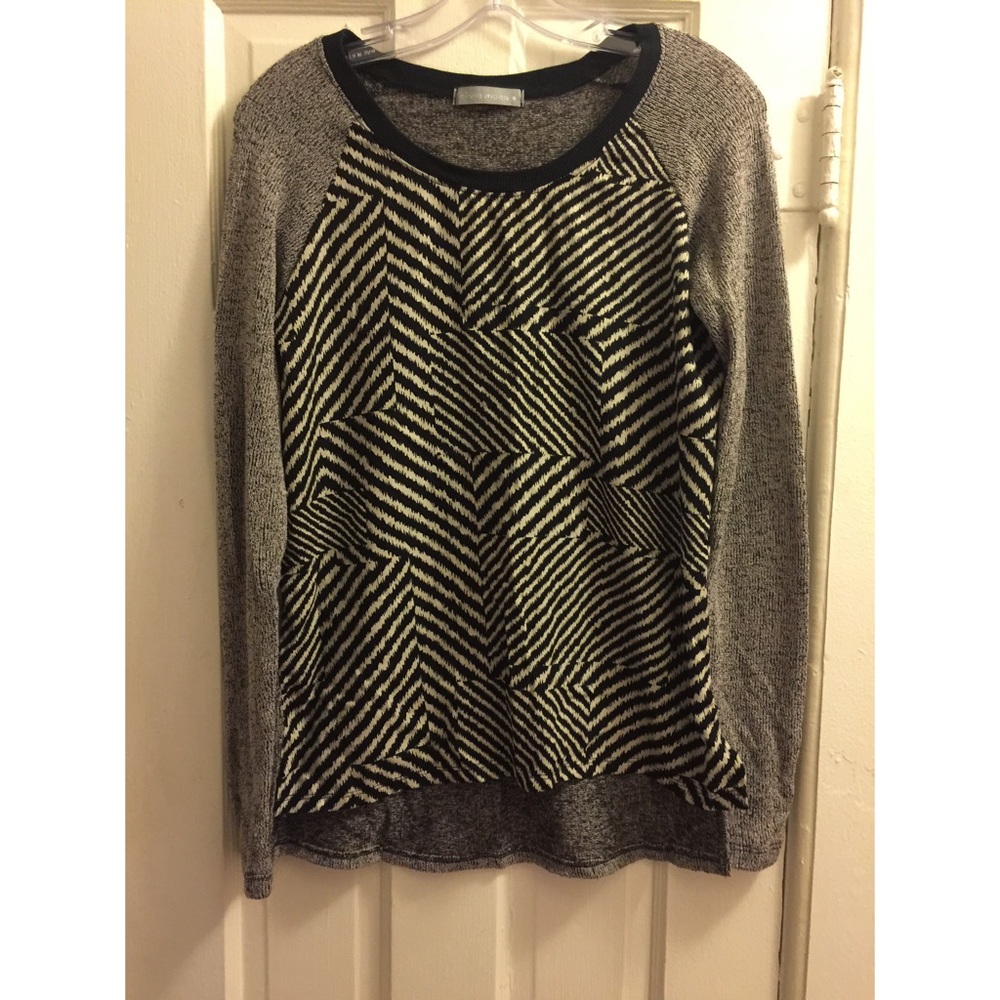 Black and White patterned sweater