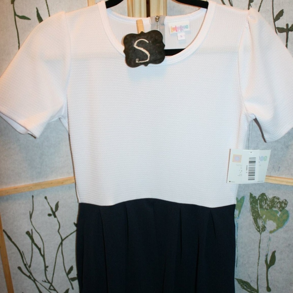 Small LuLaRoe Amelia Dress