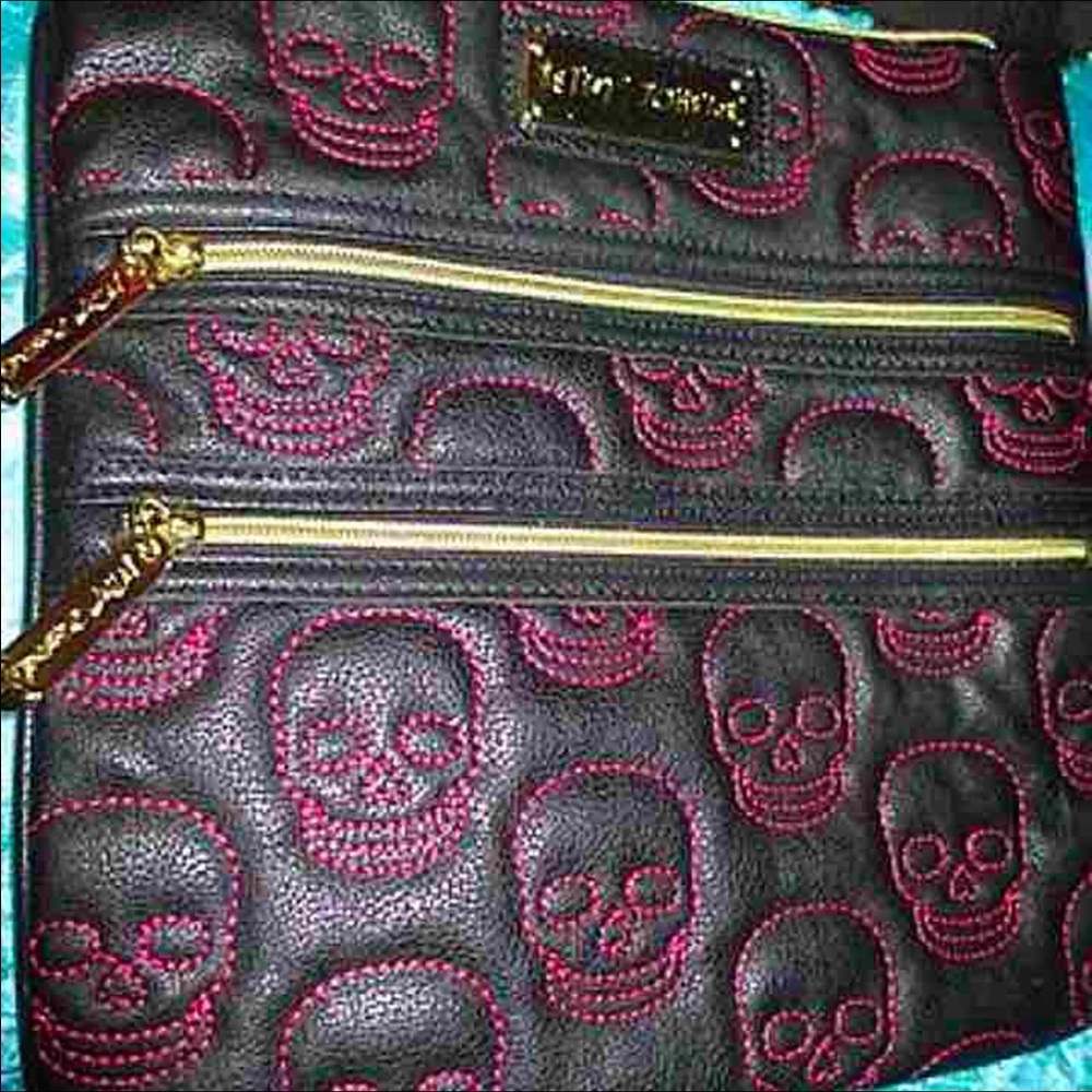 Rare Betsey Johnson black + pink sugar skull purse