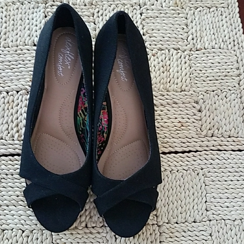 Dex Flex comfort black wedges