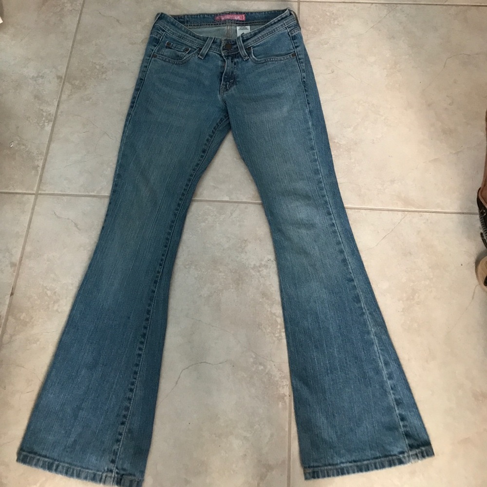 Levi's super low boot cut 518 jeans