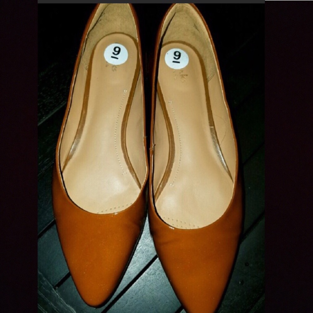 Clarks Patent Pointy Toe Flats
