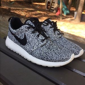 Nike Oreo Speckled Roshes