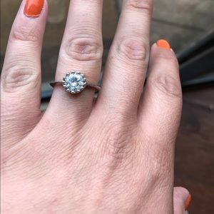 Cubic zirconium ring