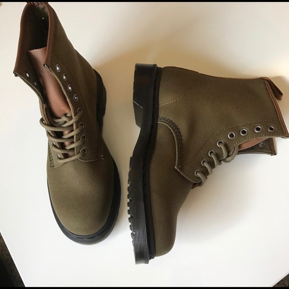 Brand NIB Dr Martens 1460 Canvas leather trim boot