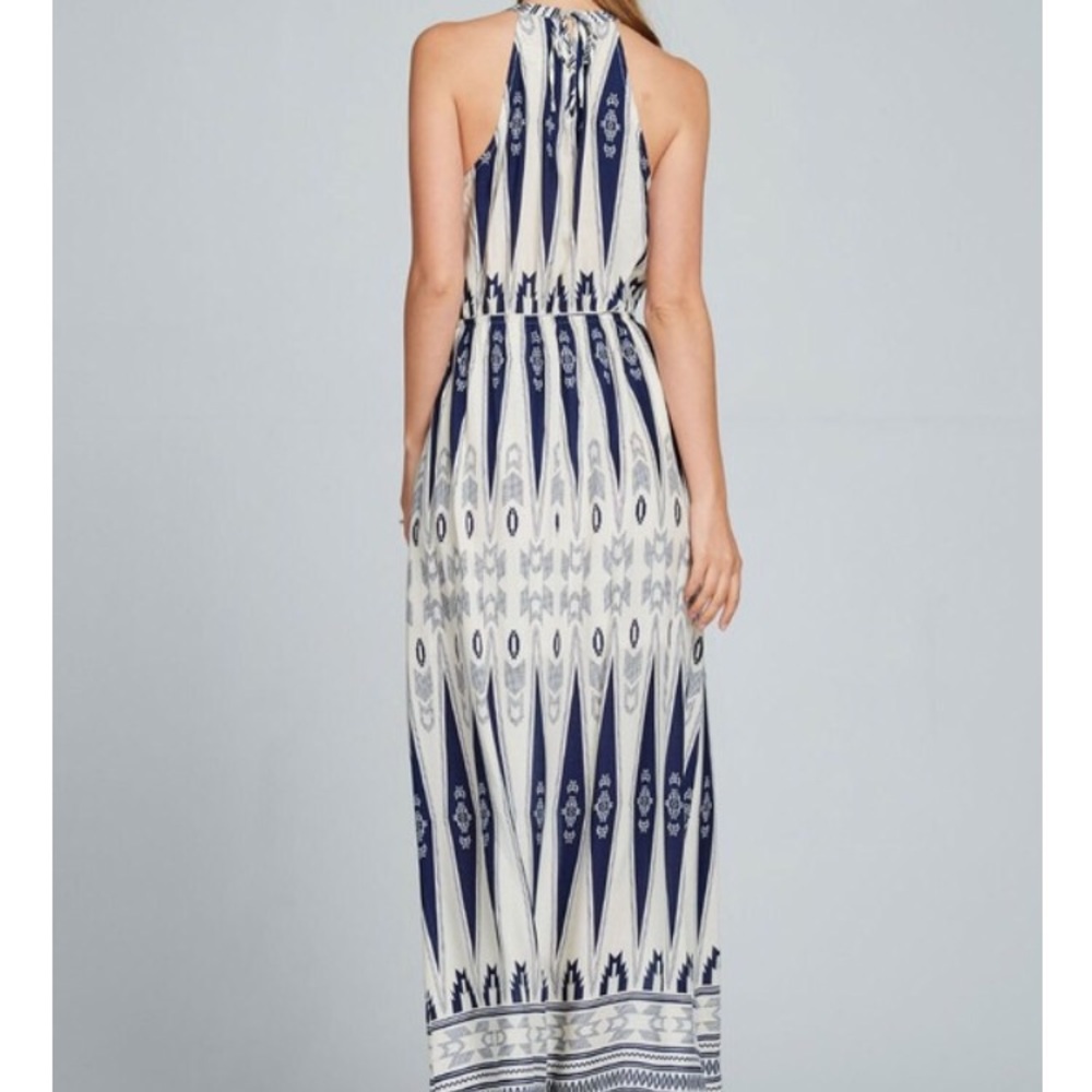 🆕Tulip Front Maxi Dress With Crochet Detail - Picture 2 of 4