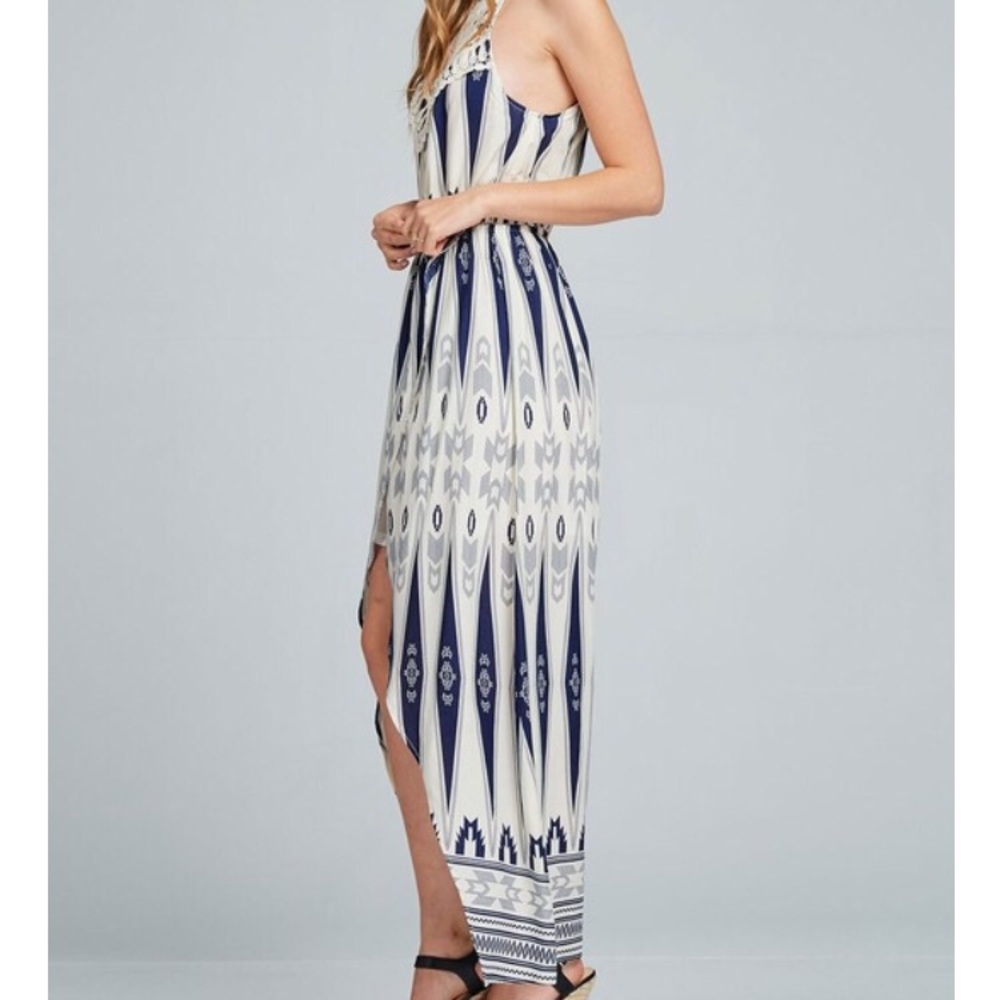 🆕Tulip Front Maxi Dress With Crochet Detail - Picture 3 of 4