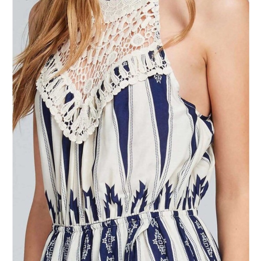 🆕Tulip Front Maxi Dress With Crochet Detail - Picture 4 of 4