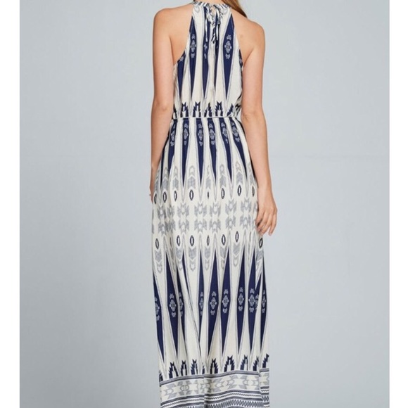 🆕Tulip Front Maxi Dress With Crochet Detail - Picture 2 of 4