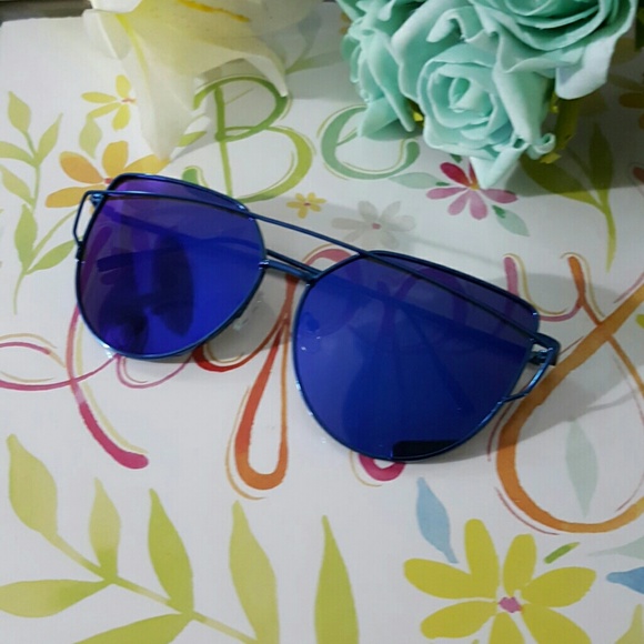 HIGH QUALITY CAT EYE MIRROR VINTAGE  SUNGLASSES - Picture 2 of 3