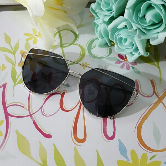 HIGH QUALITY CAT EYE  VINTAGE  SUNGLASSES - Picture 2 of 7