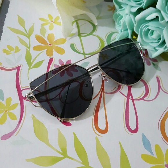 HIGH QUALITY CAT EYE  VINTAGE  SUNGLASSES - Picture 3 of 7