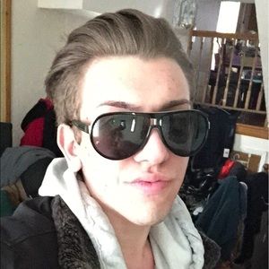 Meet your Posher, Anthony