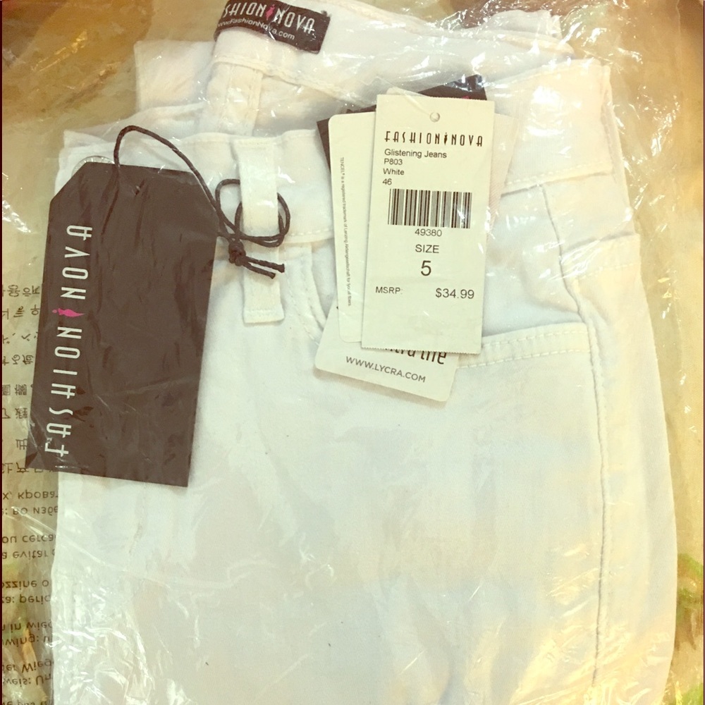 White skinny leg Fashion Nova jeans
