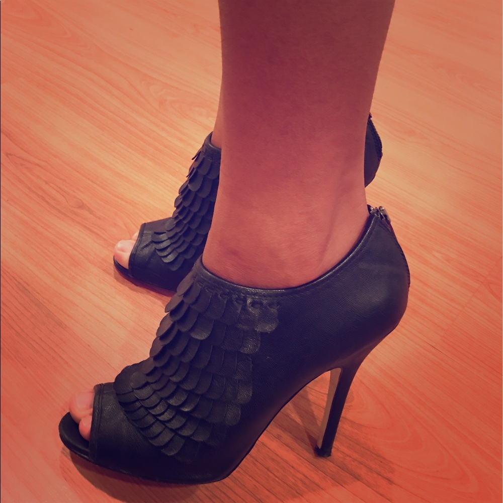 Black peep-toe booties