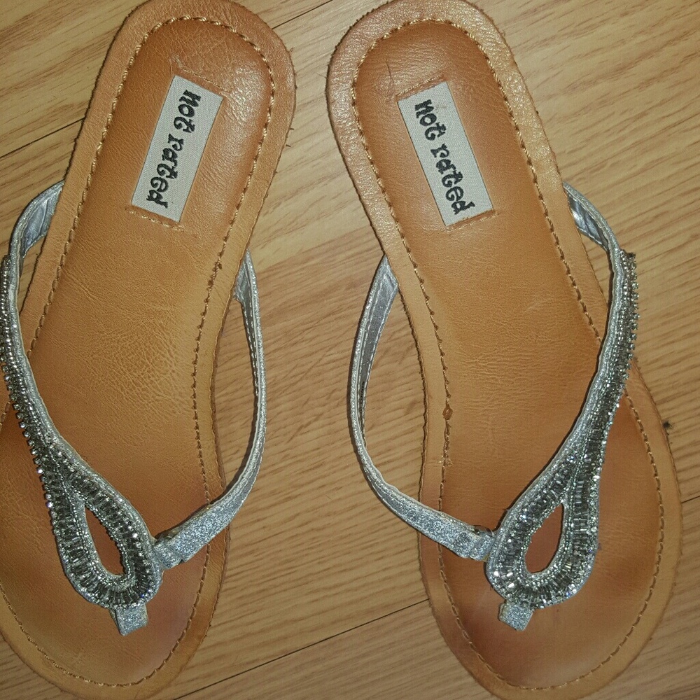 Not Rated flip flops 6.5 Sparkly!!