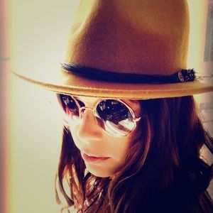 Meet your Posher, Briana