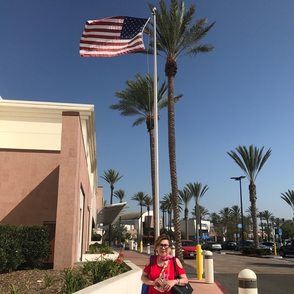 Meet your Posher, Madam - Picture 2 of 7