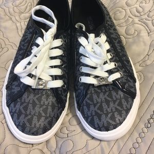 BNWOT Michael kors shoes