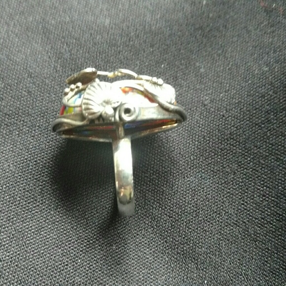 Unique ring with flowers - Picture 2 of 3